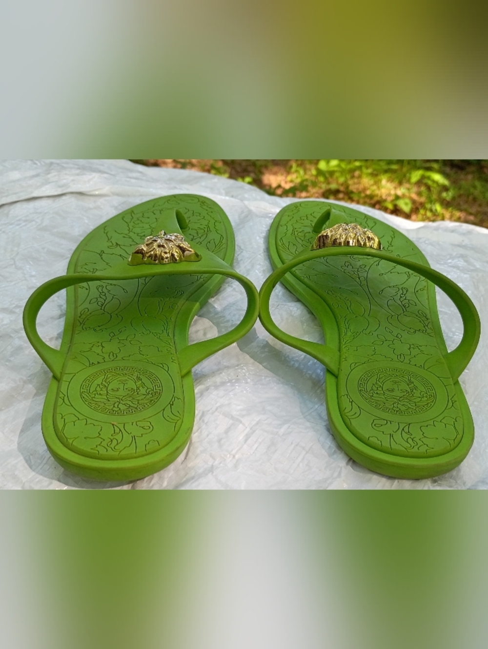 Versace Green Medusa Logo Thong Sandals - Picture 6 of 8